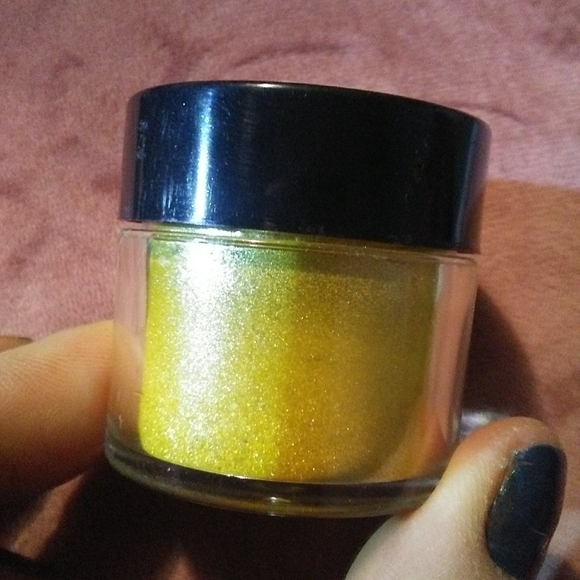 NYC Cab Taxi Yellow Cosmetic Grade Mica Resin Pigment DIY Nail Eyeshadow Sparkle - Picture 3 of 9
